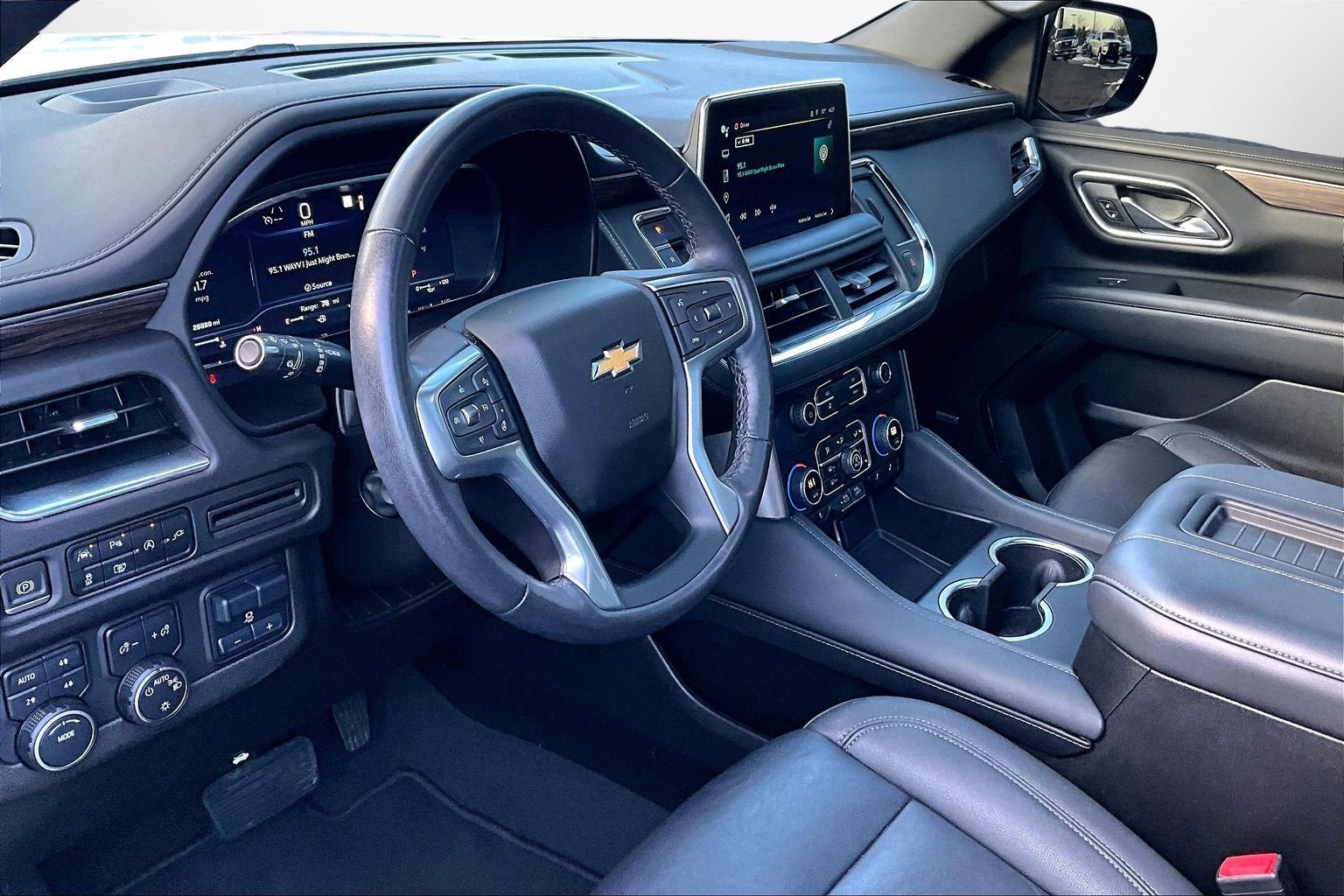 2022 Chevrolet Suburban LT