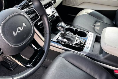 2024 Kia Carnival EX