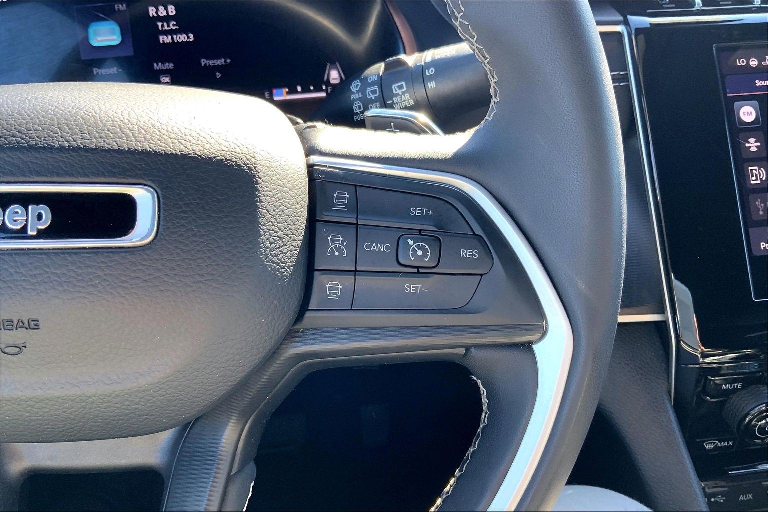 2023 Jeep Grand Cherokee Altitude 4x2