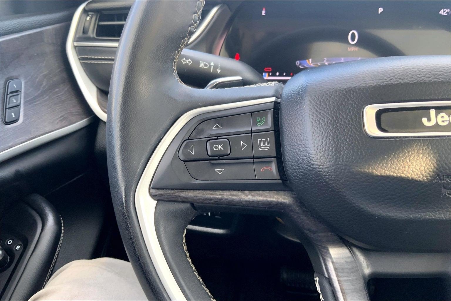 2023 Jeep Grand Cherokee Limited 4x2