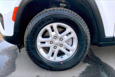 2023 Jeep Grand Cherokee Laredo 4x4