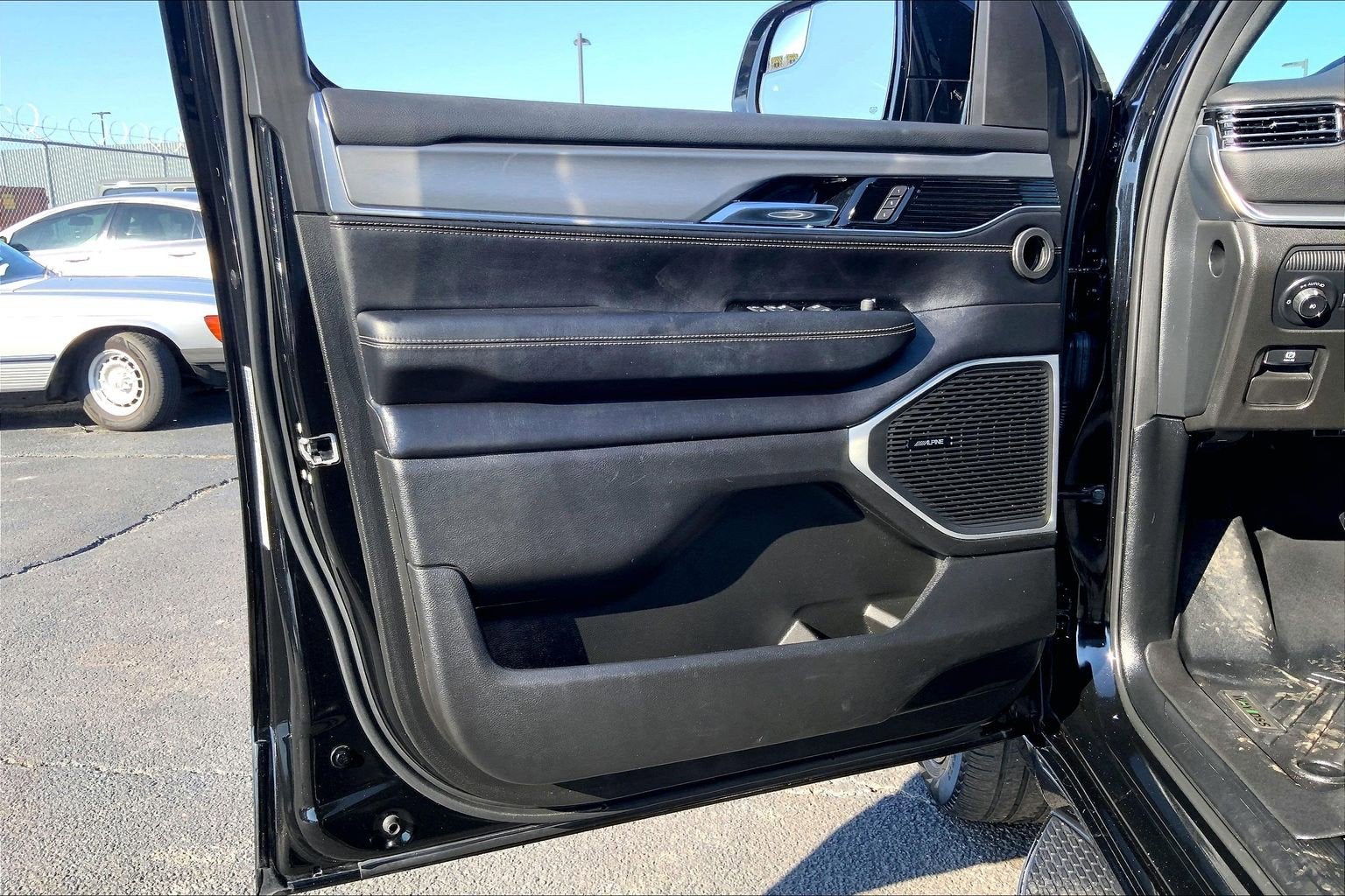 2023 Jeep Wagoneer Series II Carbide