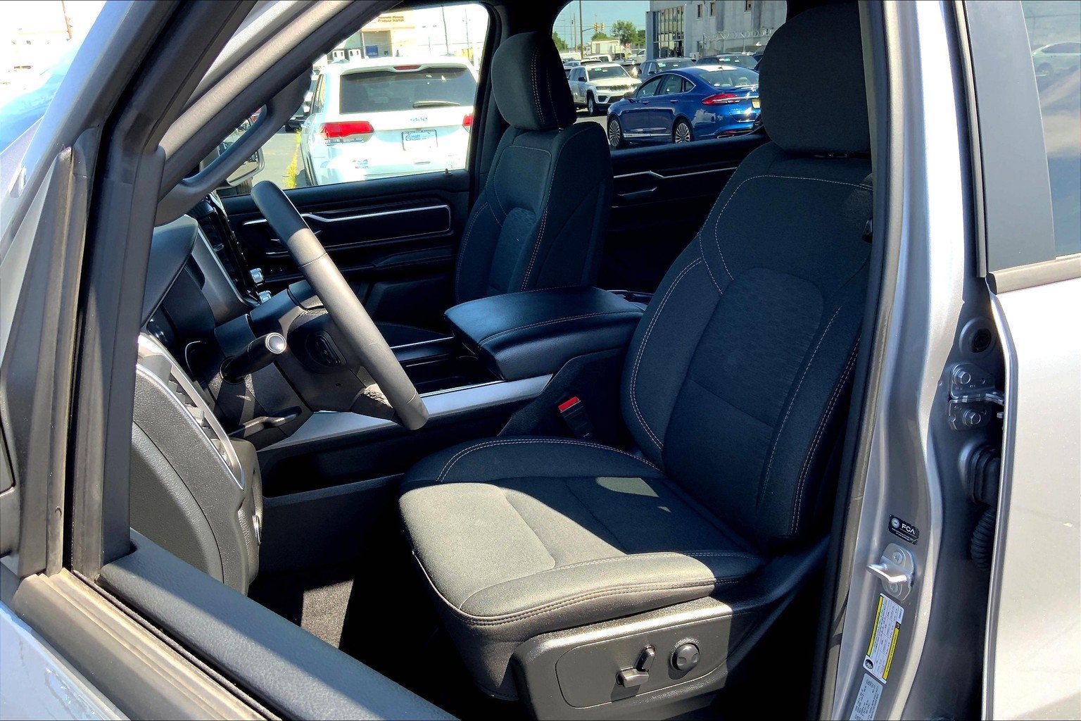 2025 RAM 1500 Big Horn Crew Cab 4x4 5'7' Box