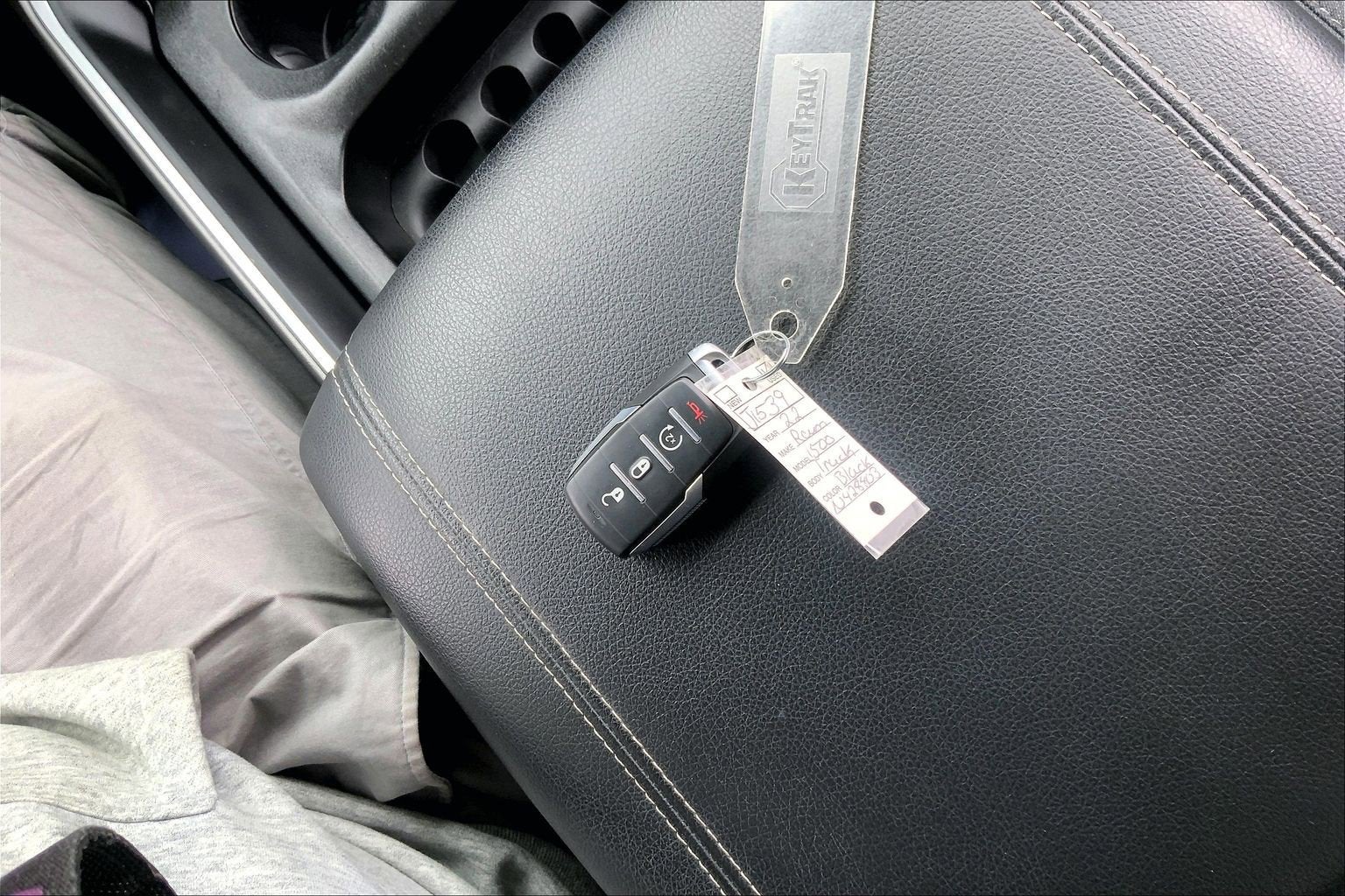 2022 RAM 1500 Big Horn Crew Cab 4x4 5'7' Box