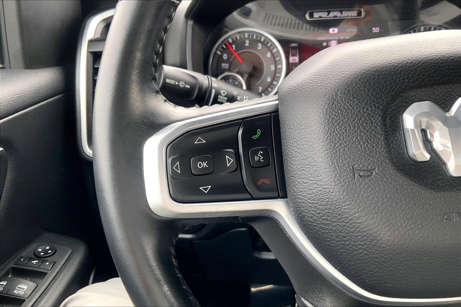 2022 RAM 1500 Big Horn Crew Cab 4x4 5'7' Box