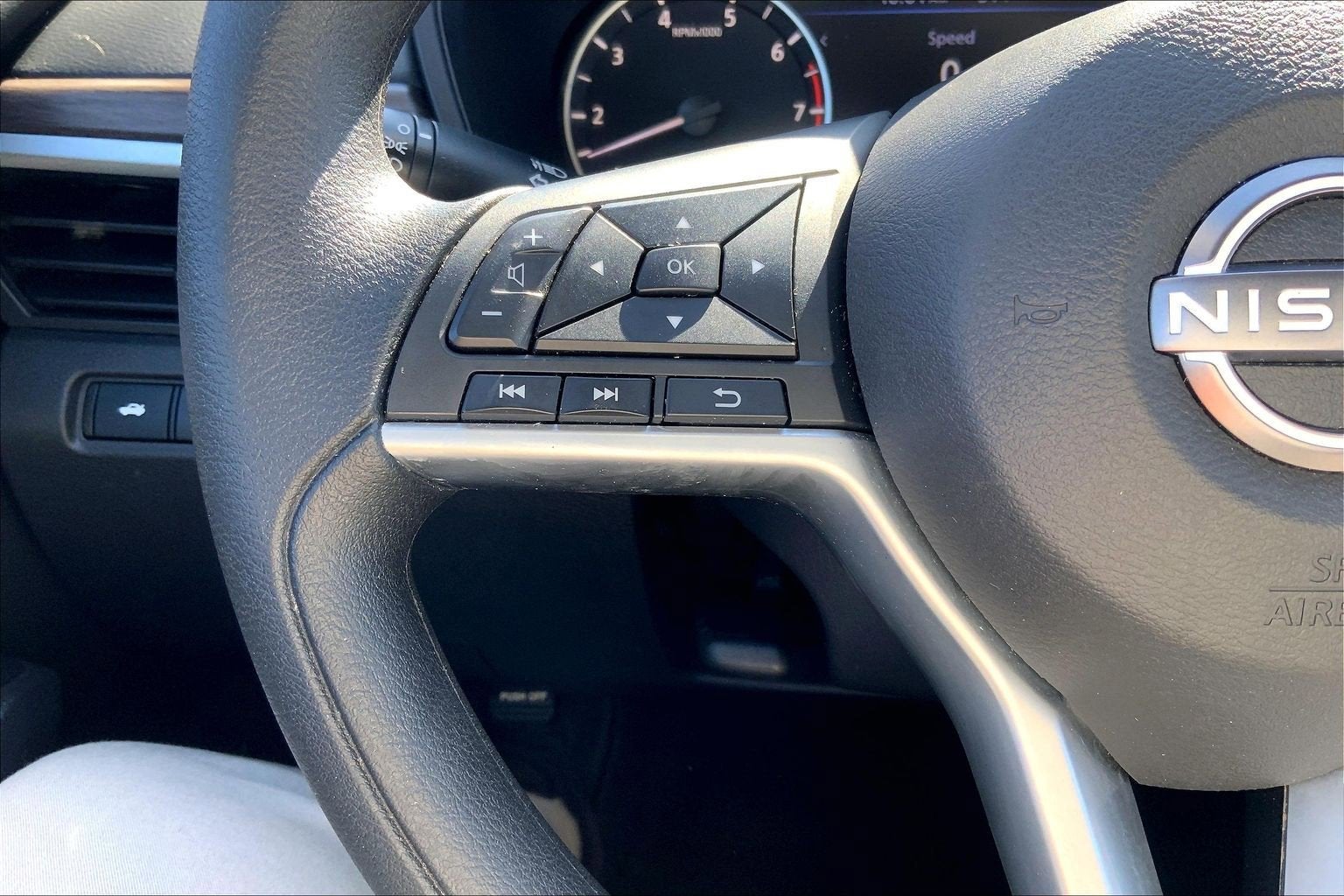 2025 Nissan Altima SV FWD
