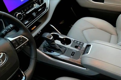 2024 Toyota Highlander Platinum