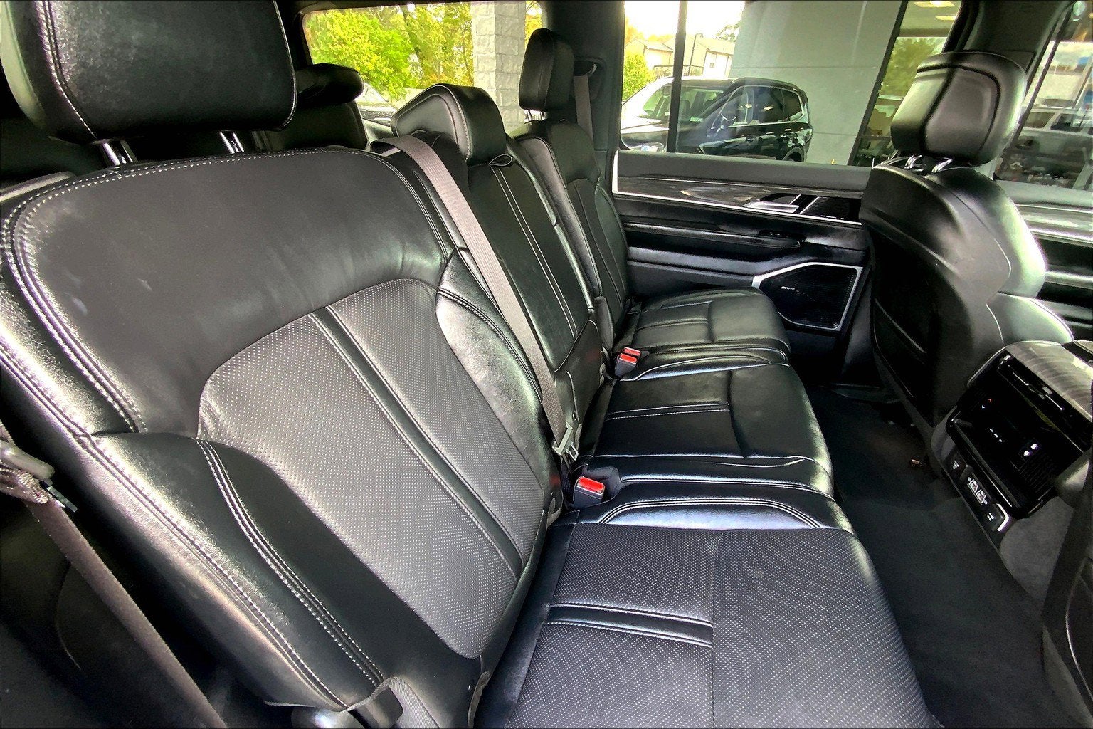 2022 Jeep Wagoneer Series II