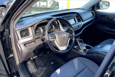 2016 Toyota Highlander LE