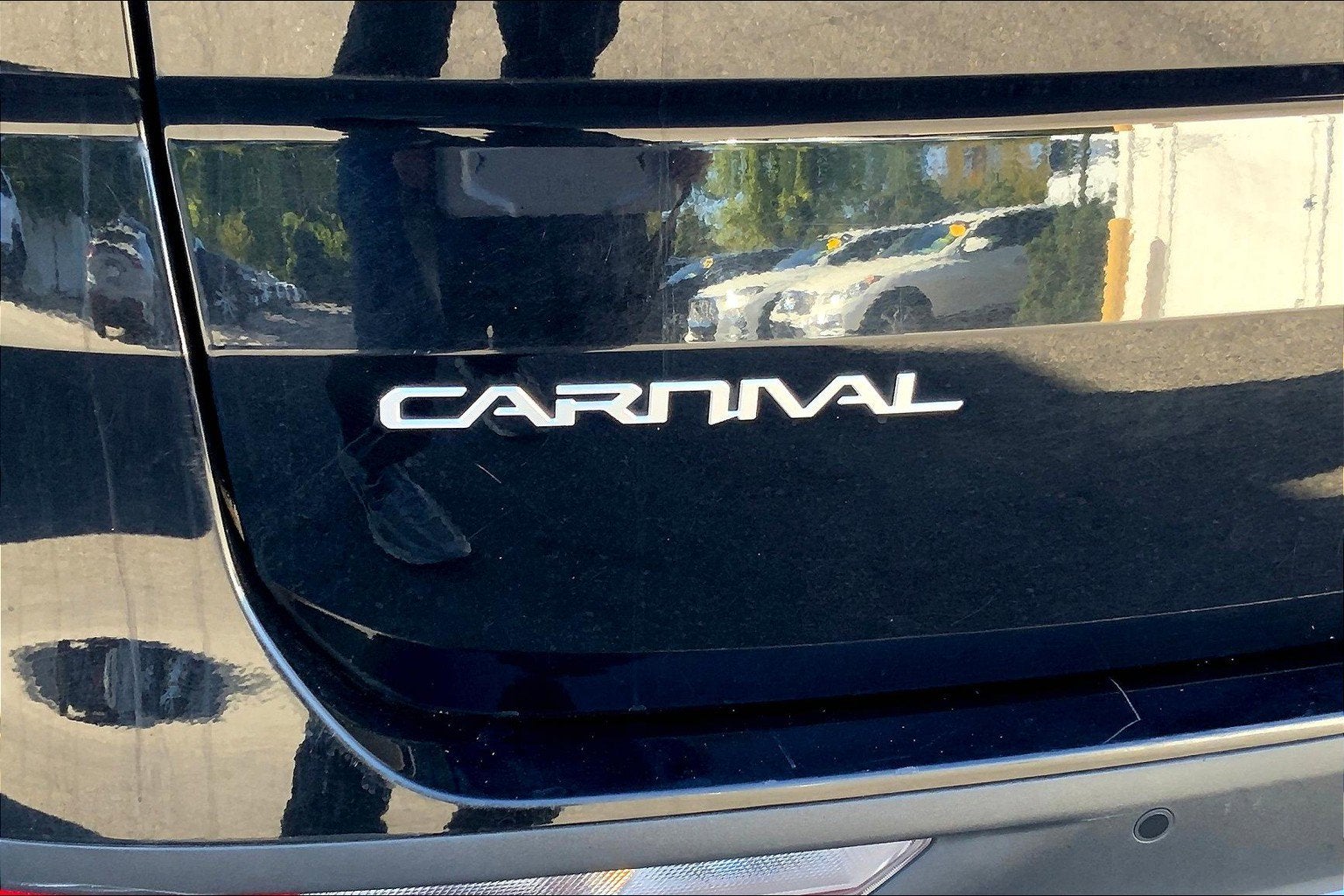 2024 Kia Carnival LX