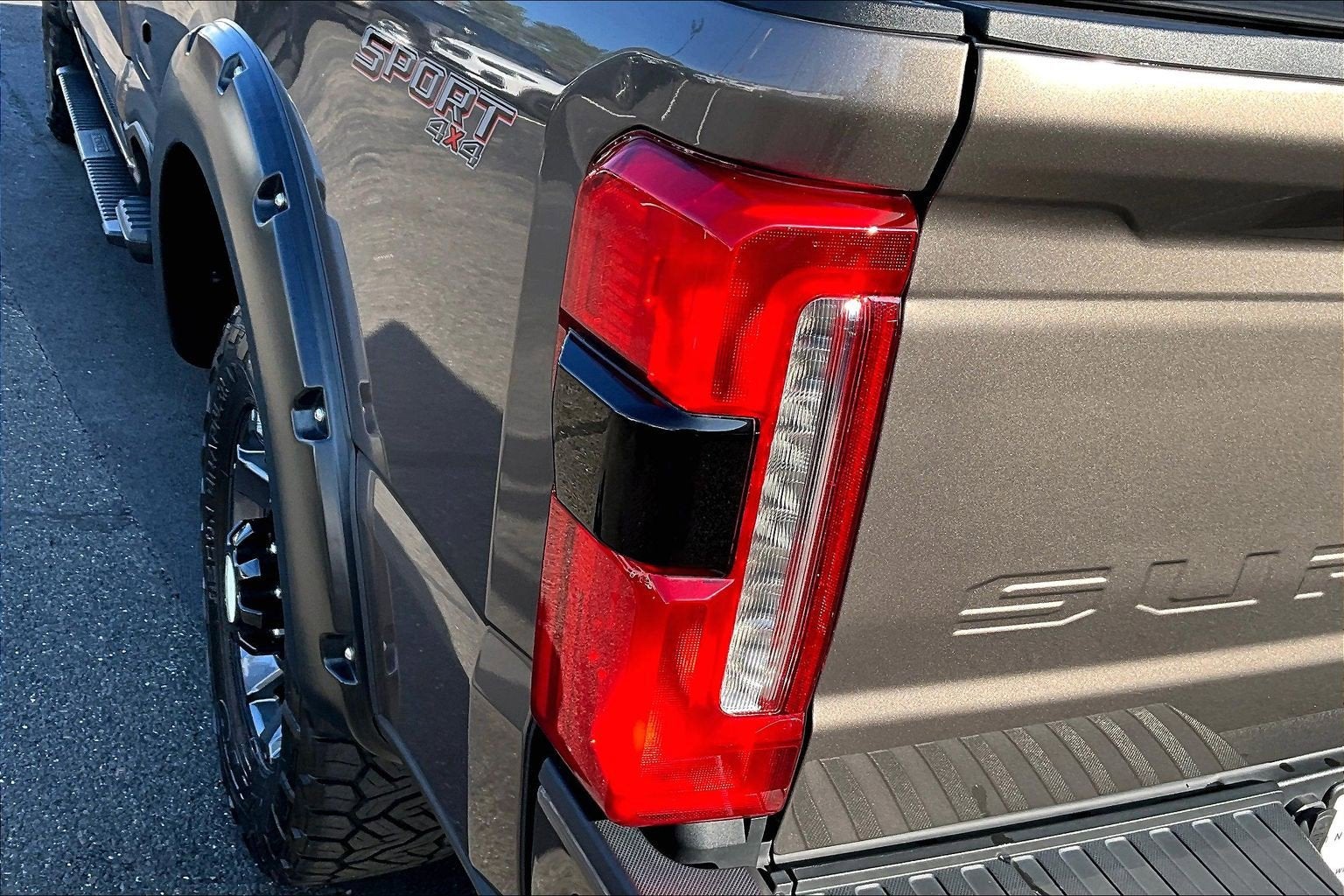 2023 Ford Super Duty F-350 SRW LARIAT
