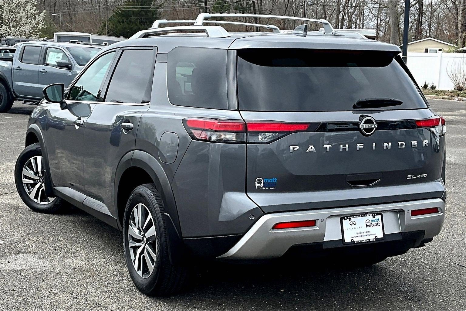 2024 Nissan Pathfinder SL