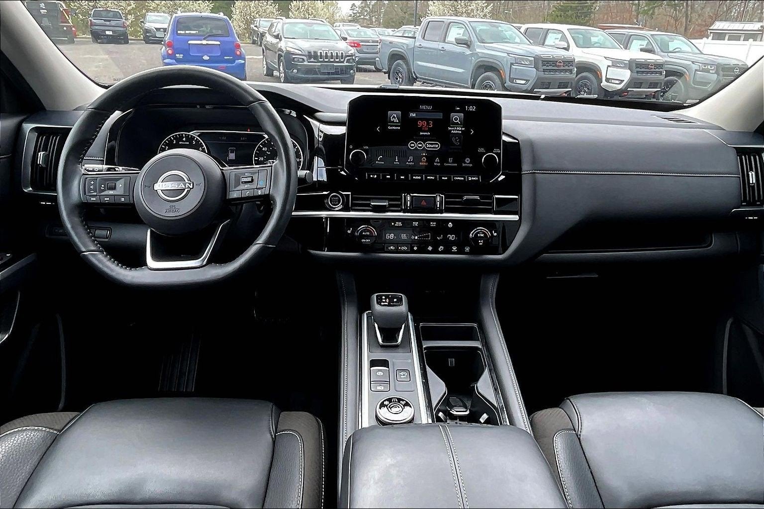 2024 Nissan Pathfinder SL