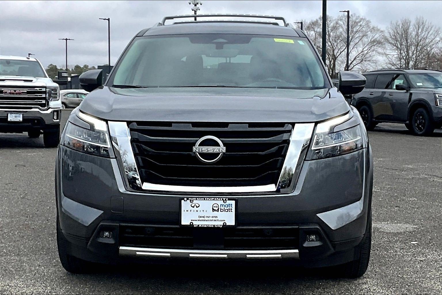 2024 Nissan Pathfinder SL