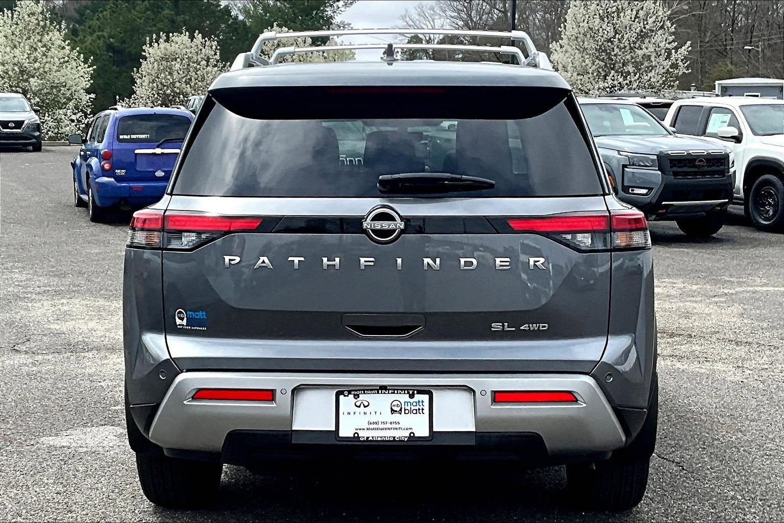 2024 Nissan Pathfinder SL