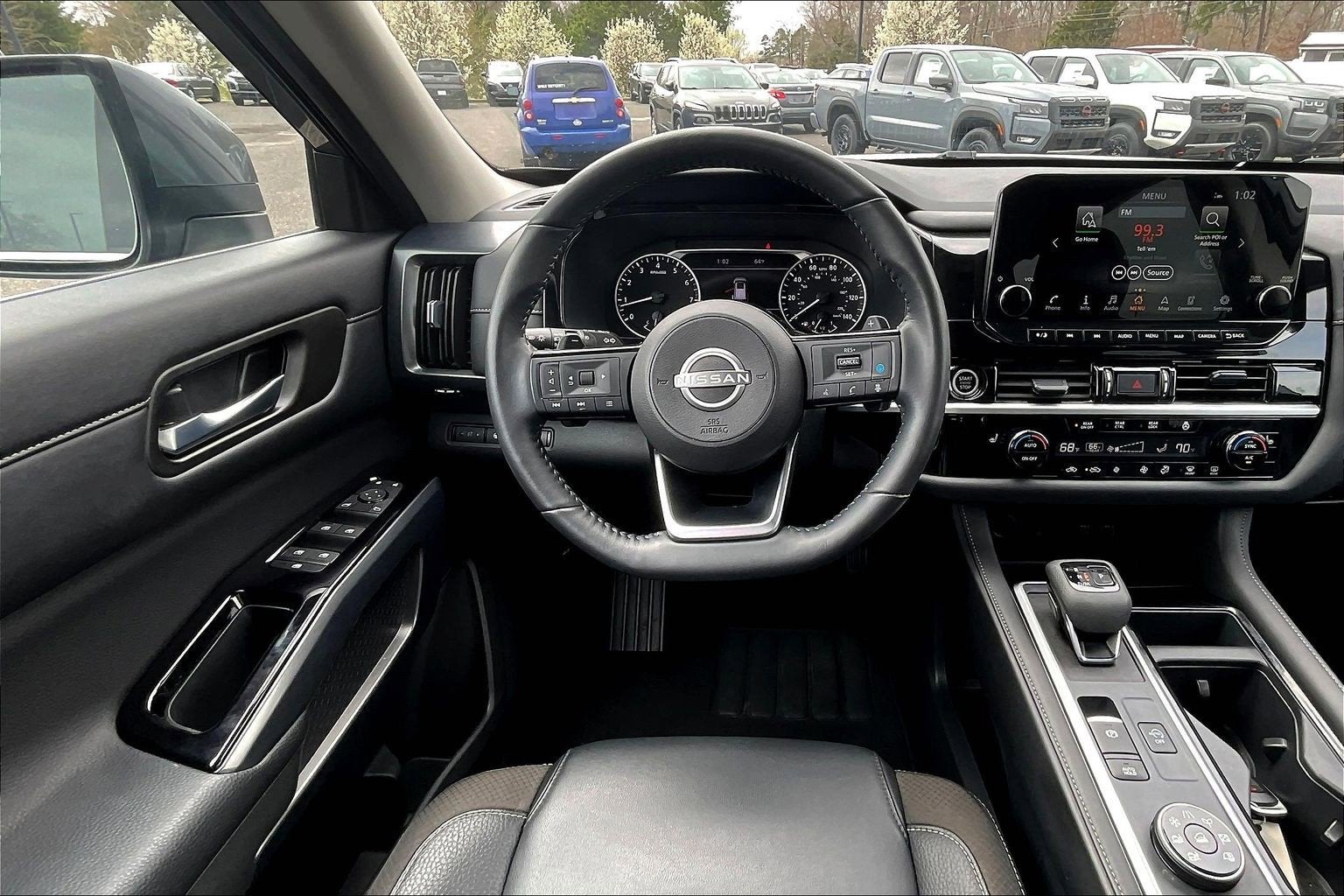 2024 Nissan Pathfinder SL