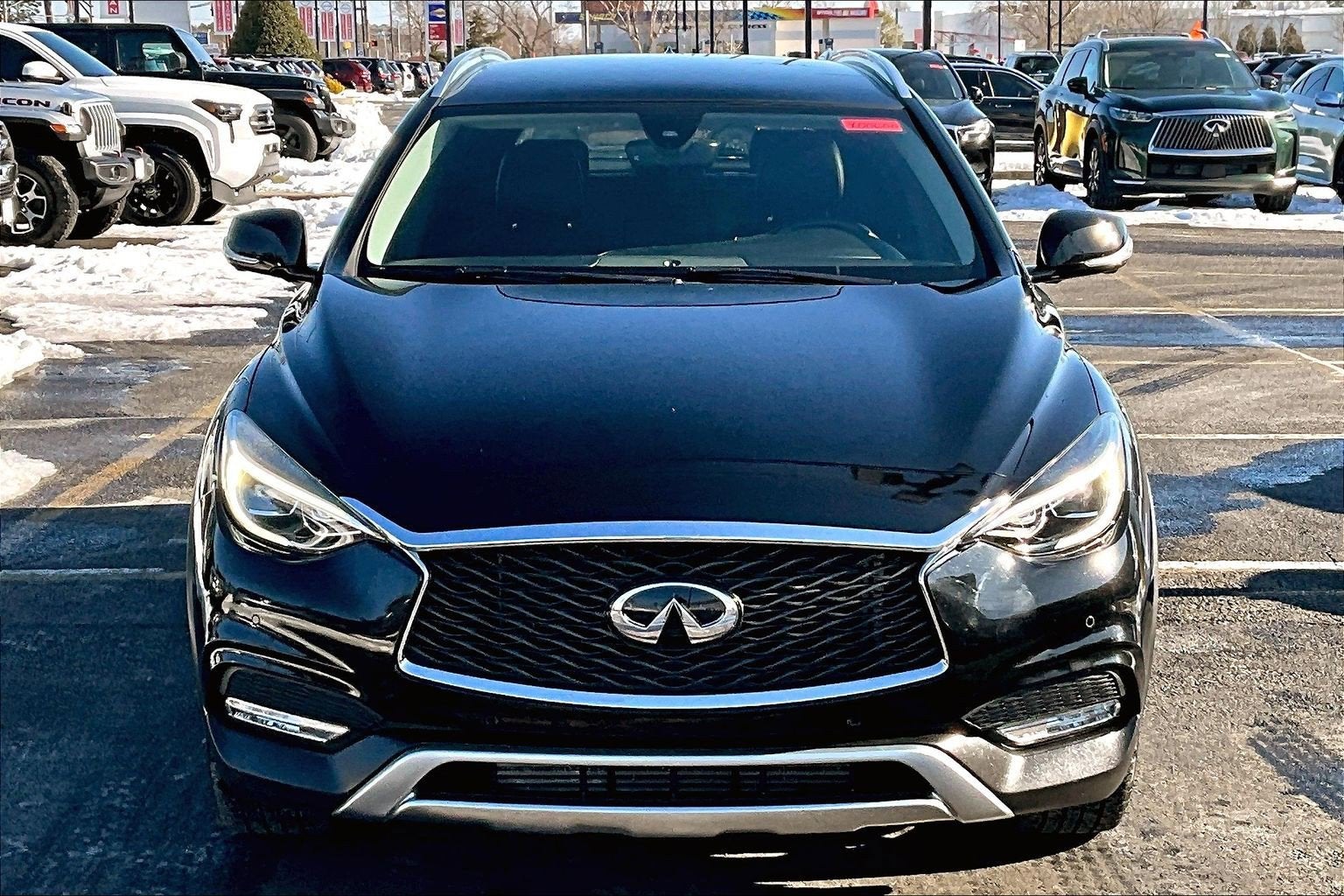 2018 INFINITI QX30 ESSENTIAL