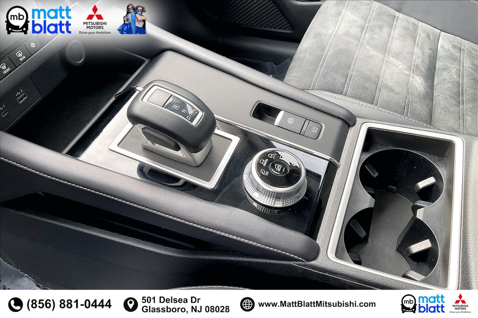 2023 Mitsubishi Outlander SE