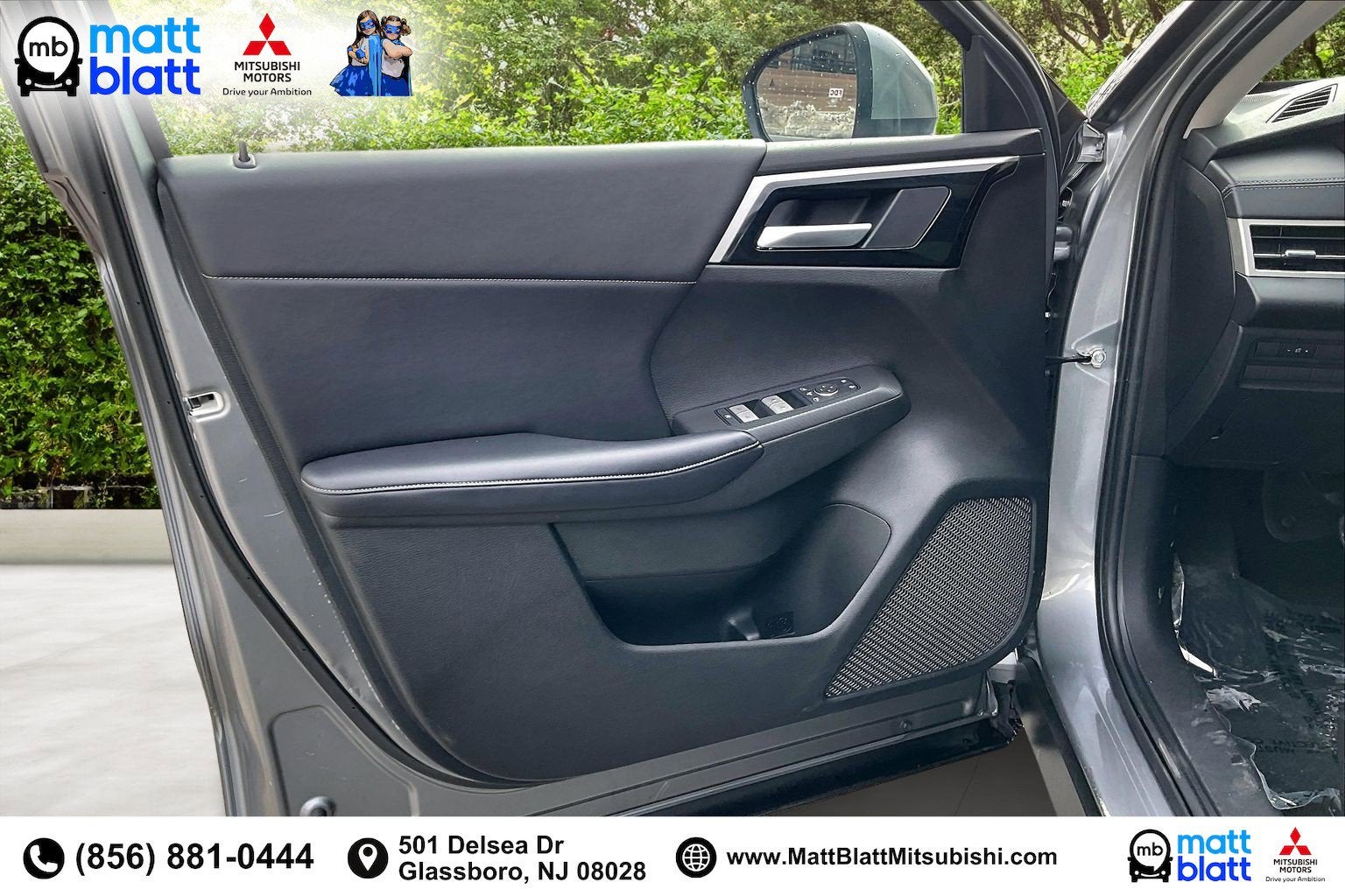 2023 Mitsubishi Outlander SE