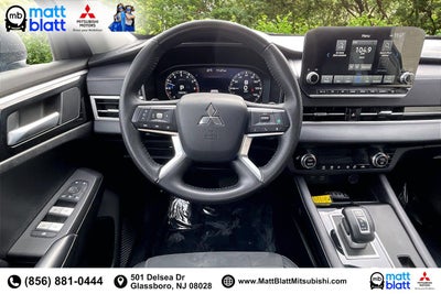 2023 Mitsubishi Outlander SE