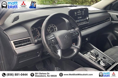 2022 Mitsubishi Outlander SE