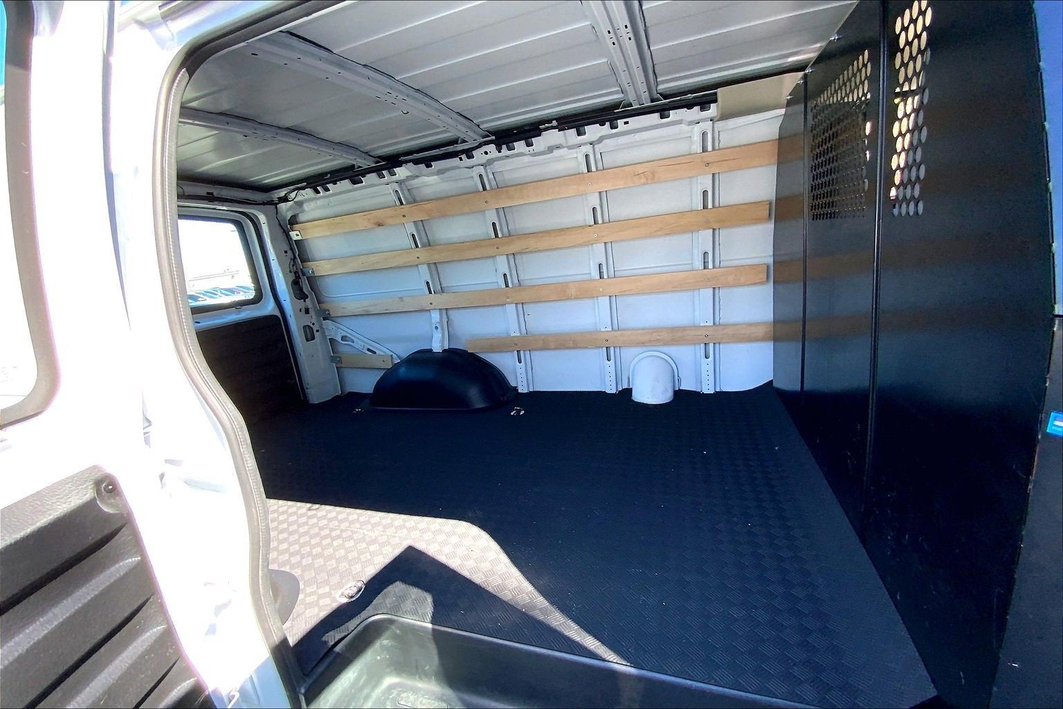 2024 GMC Savana Cargo Van 2500