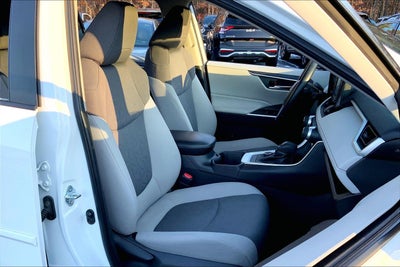 2022 Toyota RAV4 Hybrid XLE