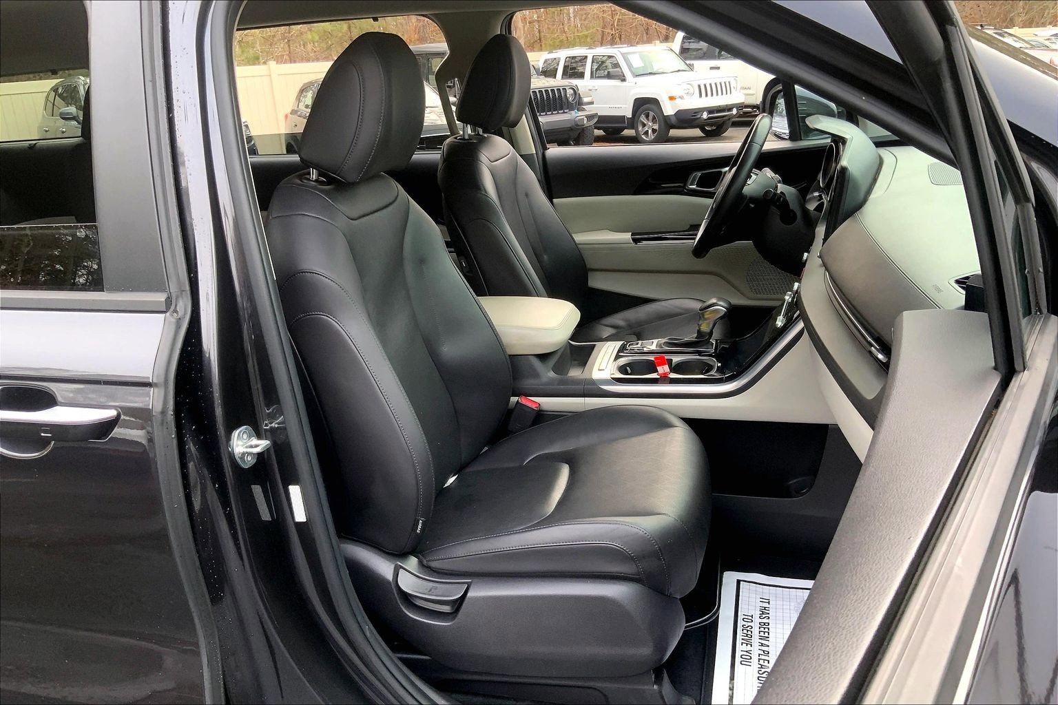 2023 Kia Carnival EX