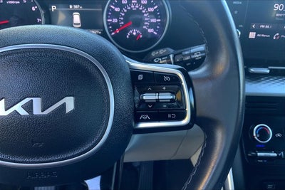 2024 Kia Carnival LX