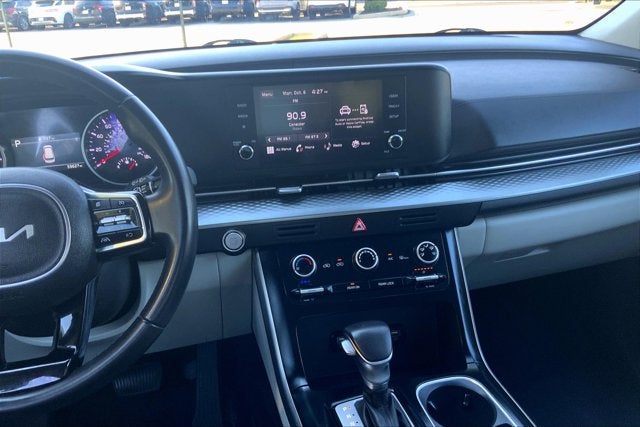 2024 Kia Carnival LX